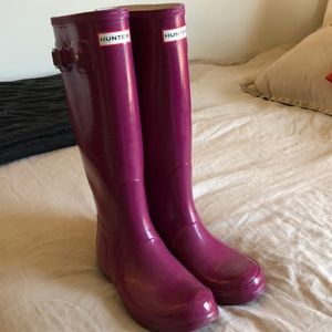 HUNTER gloss rain boots purple